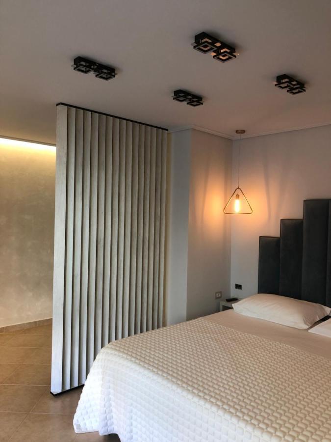 Lyden Hotel Golem (Tirana)