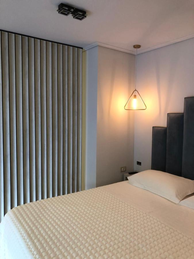 Hotel Lyden Golem (Tirana)