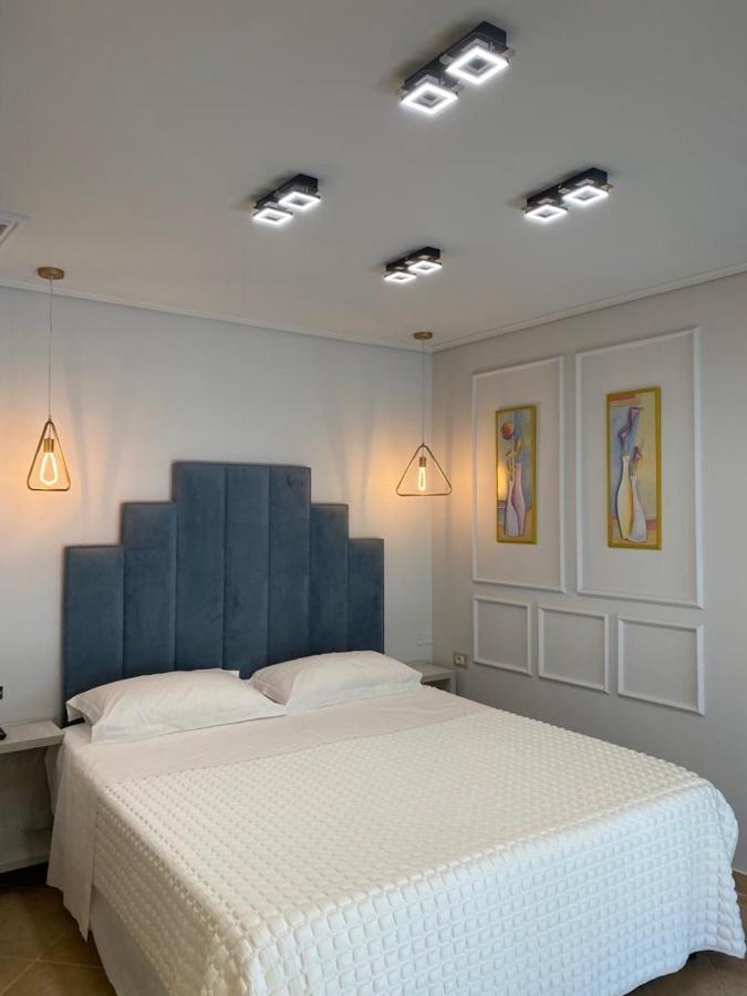 Lyden Hotel Golem (Tirana)